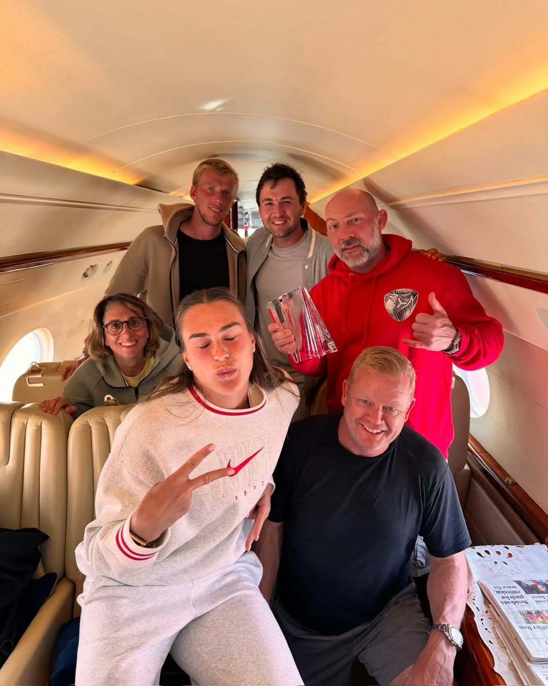 APP下载包含刚刚！阿扎伦卡在G2比赛中大胜转会期里尔调整名单以备意大利杯，阿贾克斯外线爆发备战社区盾的词条